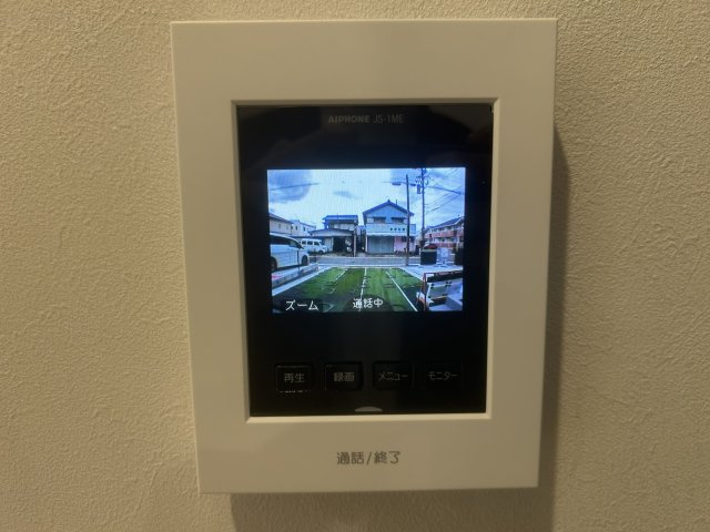 豊橋市牛川通5丁目　2号棟の設備|TVモニター付きインターフォンあり！来訪者の顔をモニターで確認できるので、防犯性が高く安心して対応できます！	