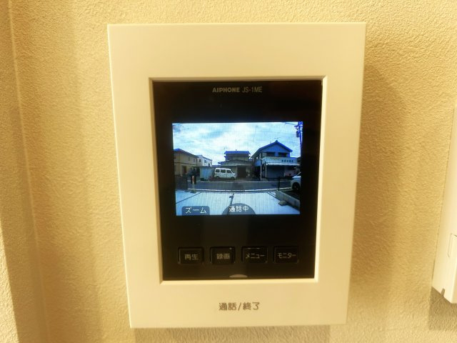 豊橋市牛川通　1号棟のセキュリティ|TVモニター付きインターフォンあり！来訪者の顔をモニターで確認できるので、防犯性が高く安心して対応できます！												