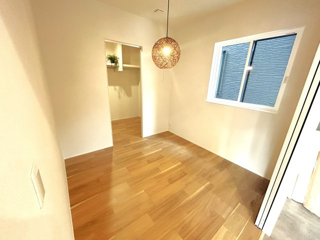豊橋市牛川通　1号棟の洋室|一階に洋室があると、来客用や将来の寝室として使えてとても便利です！
階段を使わずに生活できるので、小さなお子さまや将来も安心して使えるお部屋です！