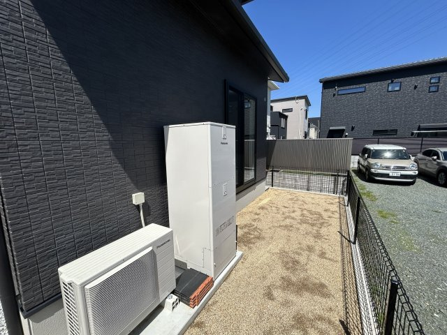 豊橋市牟呂町字大塚　4号棟の庭|お庭付きで、家族時間がもっと楽しくなる住まいです！					
BBQやガーデニング、子どもの遊び場にもピッタリです！					