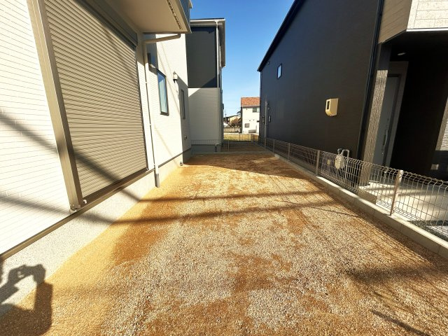 豊橋市二川町字東町の新築一戸建の庭|お庭付きのお住まいは楽しみが増えます。ちょっとしたガーデニングや家庭菜園など趣味も充実しそうです♪