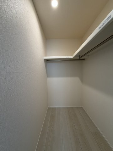 豊橋市芦原町字西上の新築一戸建の収納|大きな荷物も収納可能なウォークインクローゼット付きで季節ごとの入れ替え不要な嬉しい設備になっています！
