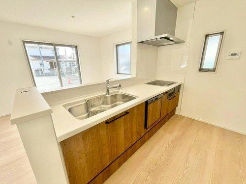 豊橋市北島町第１　2号棟のキッチン|カウンターキッチン♪
お料理をしながらでも部屋の様子を見渡せます♪
子育て世帯にとっては安心感のあるつくりです♪