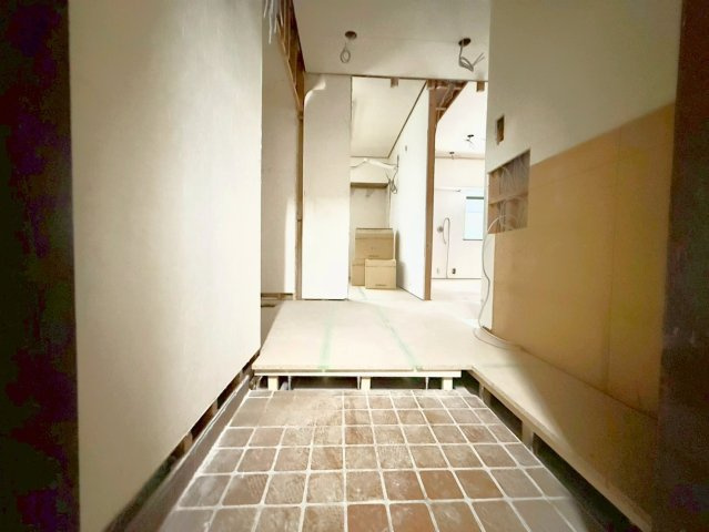 ライオンズマンション池袋第３の玄関|2026.05.24撮影

現地ご見学希望・資料請求などお気軽にお問い合わせ下さい！
03-5990-5201