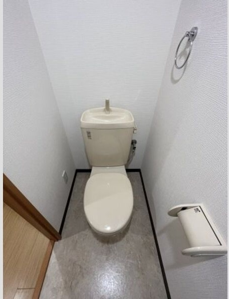 ヴァンオンズのトイレ|落ち着いたトイレです