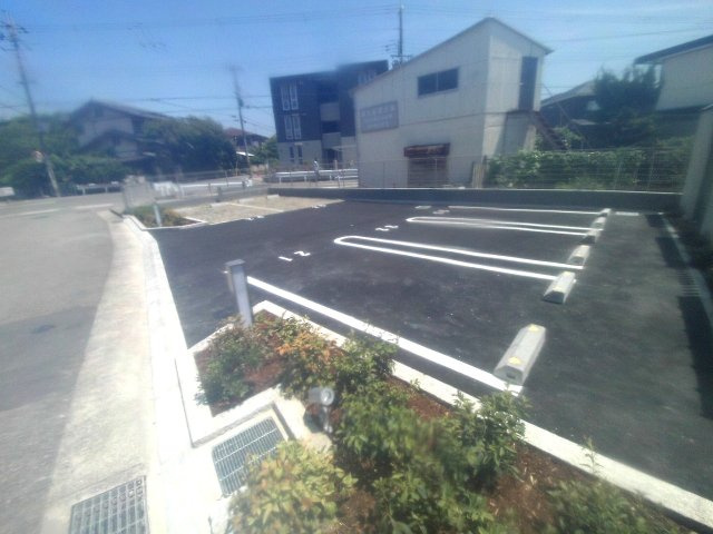 和庵（なごみ）の駐車場