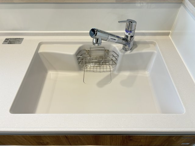 Adoble+小倉南区朽網東2丁目2期　のキッチン|浄水器一体型シャワー水栓