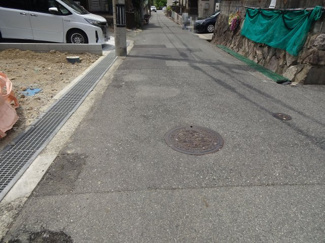 【前面道路含む現地写真】 | 川西市東畦野2丁目7の33　新築一戸建て