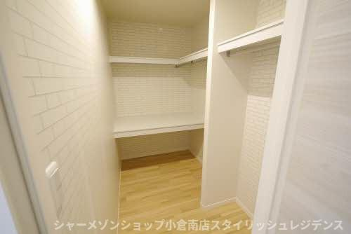 ガーデンＲＥＩ足立山麓の収納