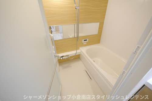 ガーデンＲＥＩ足立山麓の浴室