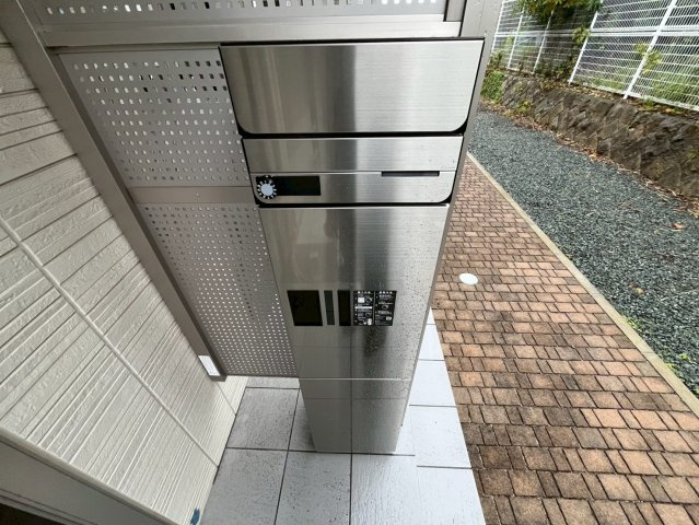クローバー富士２号館のエントランス