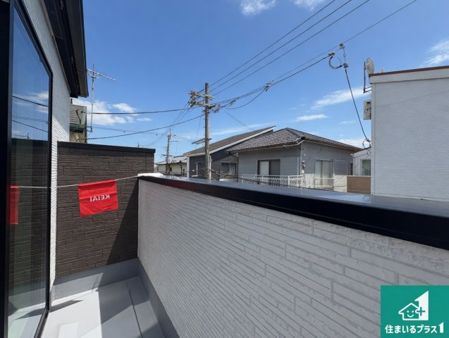 箕面市新稲　第1期　新築一戸建てのバルコニー|日当たりのよいバルコニー！お部屋が開放的に！
