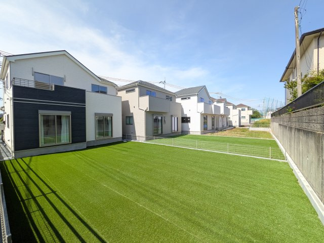 ひたちなか市足崎1474番　新築戸建て　D号棟の外観|【月々4万円台〜】
写真だけでは伝わらない快適さを、ぜひ現地で体感しませんか？
即日見学可能です！平日のご案内も可能です♪
お気軽にお問合せください！