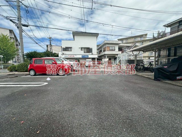 アンジェラの駐車場|駐車場に車を止められます