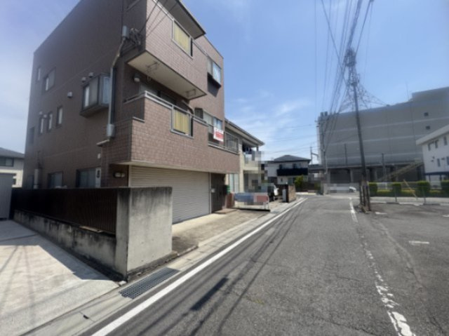 高崎市末広町　中古住宅の前面道路含む現地写真|南側前面道路幅員約4.3ｍ