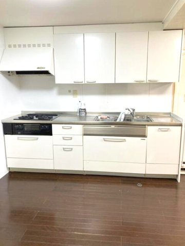 コボリマンション夙川老松台B棟のキッチン|なめらかな形状で、お手入れラクラクです