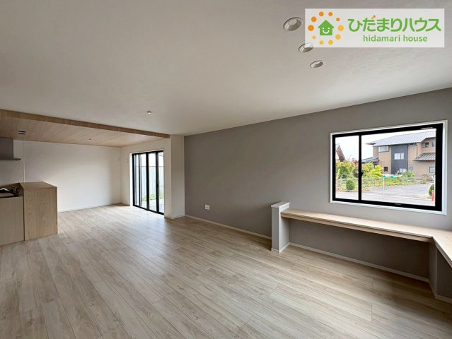 常陸太田市磯部町1期　新築戸建の居間・リビング|お子様が元気に遊べる広々としたリビングです。