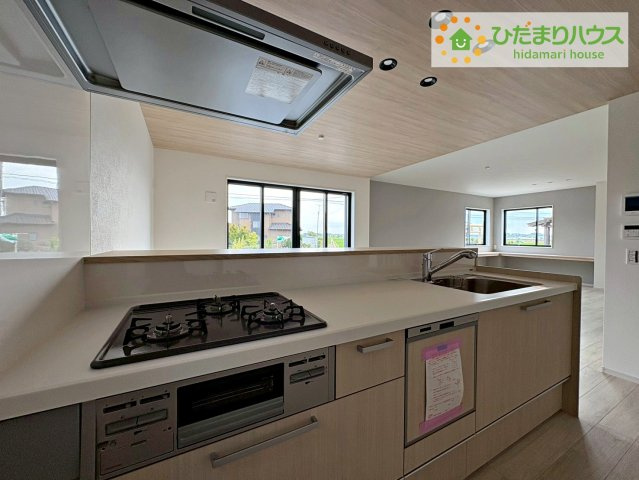 常陸太田市磯部町1期　新築戸建のキッチン|環境にもママの手にも優しい食器洗乾燥機付