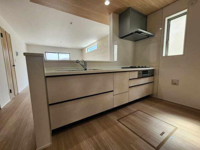GRAFARE 高崎市下中居町2期 新築2号棟のキッチン|現地撮影