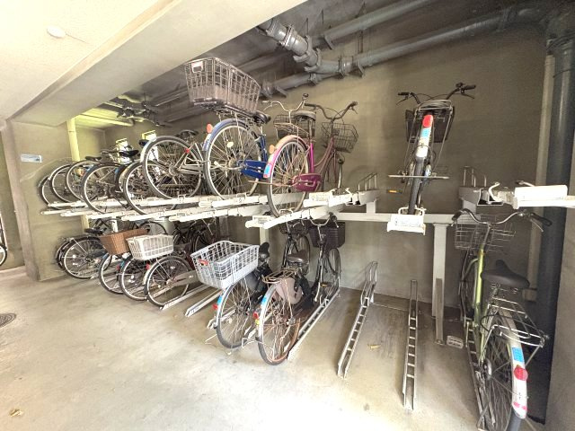 ステイツ戸田公園けやき通りの駐輪場