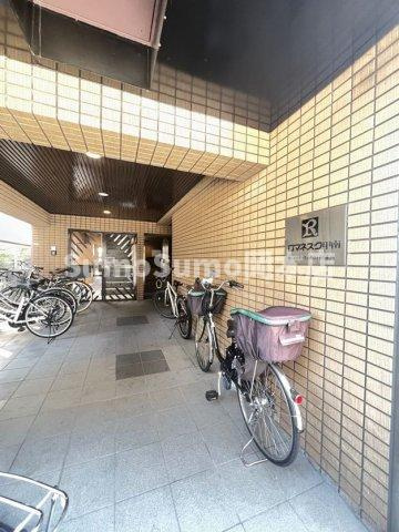 ロマネスク甲南のエントランス