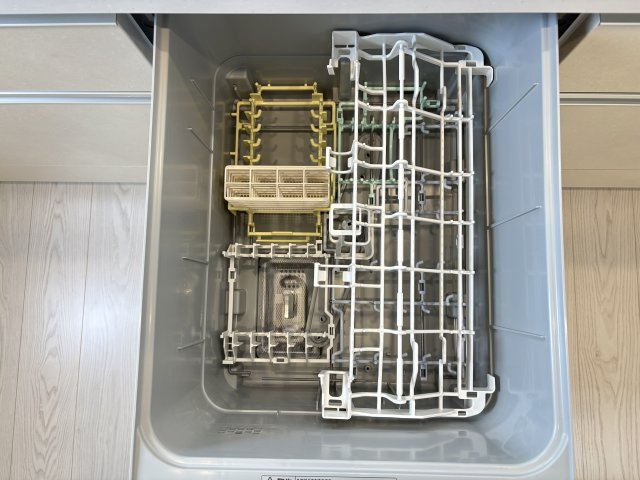 Adobeー小倉南区中吉田3丁目４期　のキッチン|機能性と美しさを両立した「食器洗い乾燥機」。キッチン周りをスッキリさせ、美しくスタイリッシュな空間を保ちます。