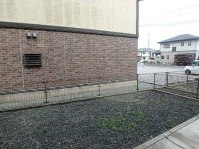 【庭】 | リビングタウン弓ヶ浜Ｃ棟 | イメージ102号室の写真