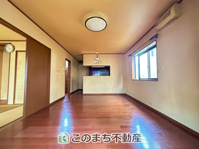 【居間・リビング】 | 宇都宮市立伏町戸建 | オープンでのびやかな空間を生み出す、こだわりの広がりとゆとり。家族と過ごす時間を大切にしたい方にぴったりの明るくゆとりある住空間です。
