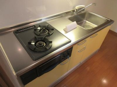 ロフティ西京極郡町のキッチン|２口ガスコンロ（グリル付）