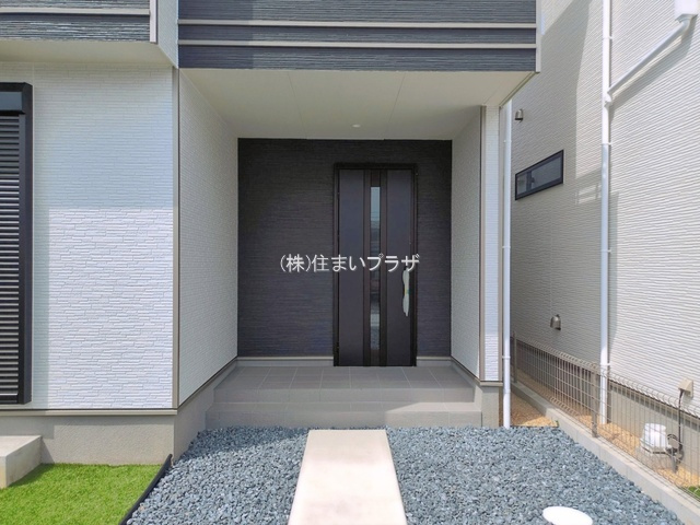 仲介手数料無料）一宮市萩原町林野２８番Ａ棟の玄関
