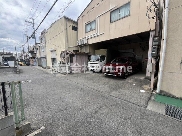 桂町6丁目貸倉庫の駐車場