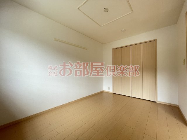 グリーンハイツ鷹取の洋室|広々とした洋室です