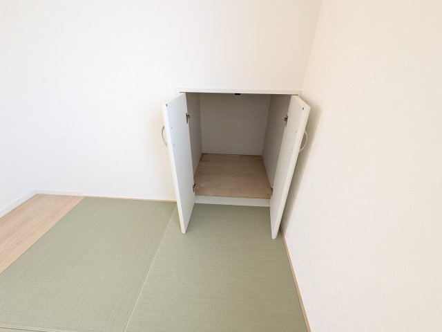 石岡市鹿の子　第1　新築戸建て　2号棟の収納