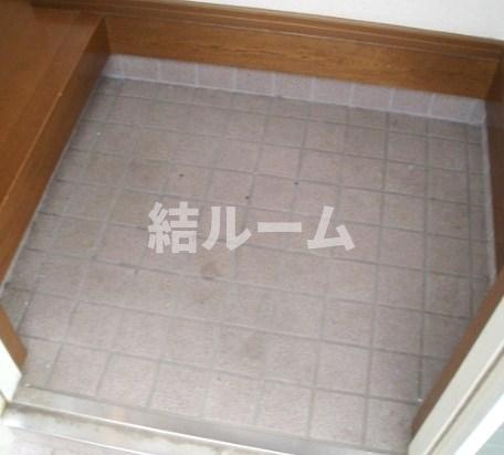 新宿区西早稲田２丁目のアパートの玄関