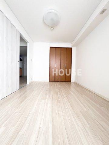 ロイヤル加美北の洋室