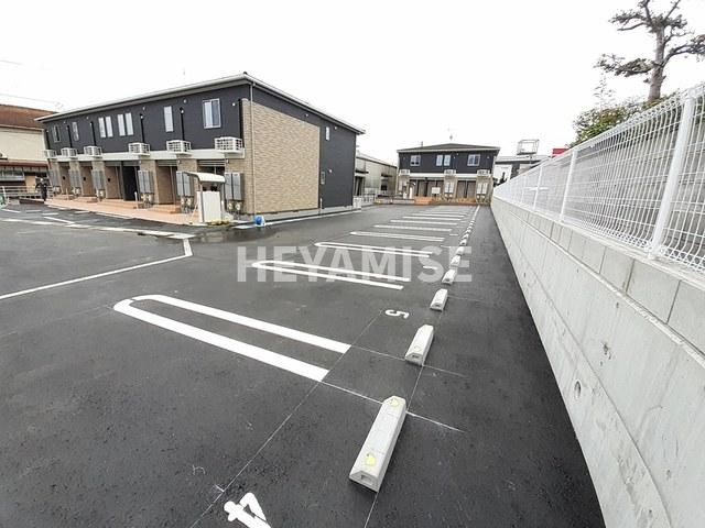 リバープレイン八天Ⅰの駐車場
