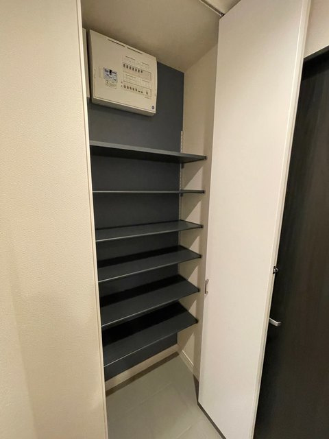 クレスト経堂の玄関