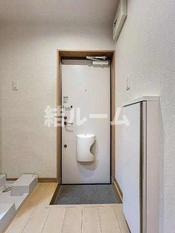葛飾区金町４丁目のアパートの玄関