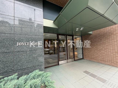 【エントランス】 | ジョイスコート | 清潔なエントランスです