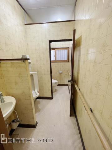 足利市山川町　中古戸建　毛野南小学校・毛野中学校のトイレ