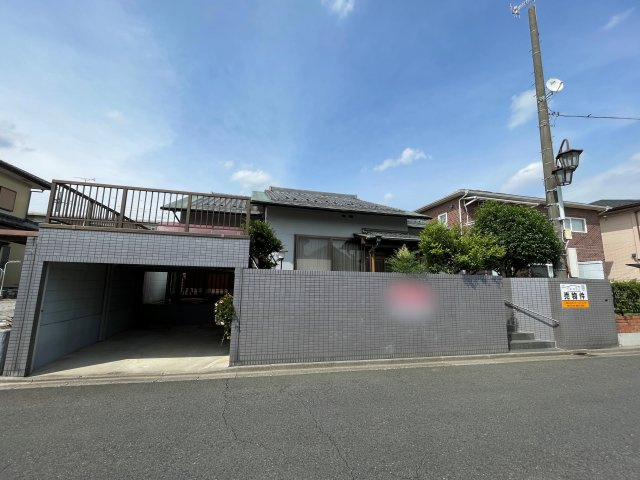 足利市山川町　中古戸建　毛野南小学校・毛野中学校の前面道路含む現地写真
