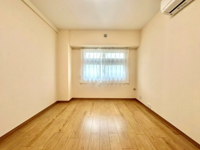 三ツ沢ハイタウン1号棟の洋室|明るく清潔感のある空間が、日々の暮らしに心地よい安らぎをもたらします。