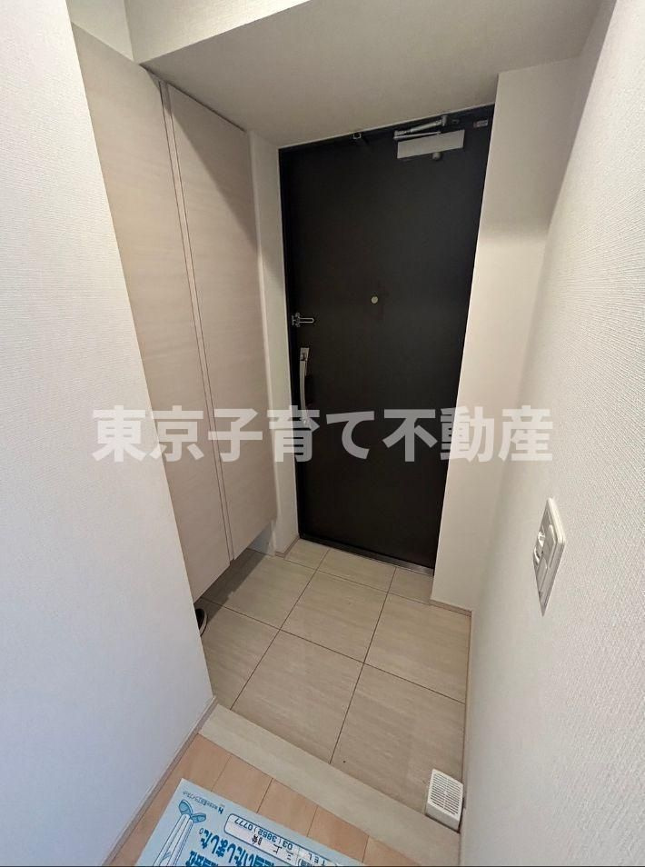 グランカーサ本駒込の玄関