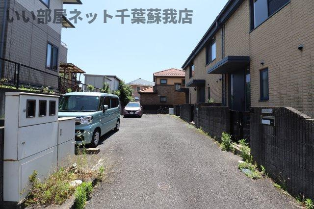 レジデンスヤマダⅢの駐車場|駐車場に車を止められます