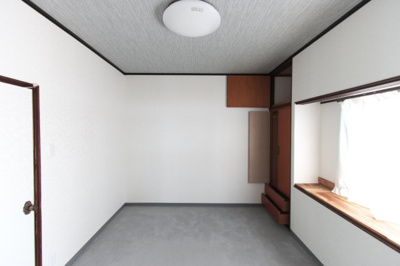【洋室】 | 呉市両城1丁目戸建て | 2階洋室（和室横）