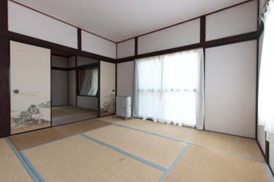【和室】 | 呉市両城1丁目戸建て | 2階8帖和室
