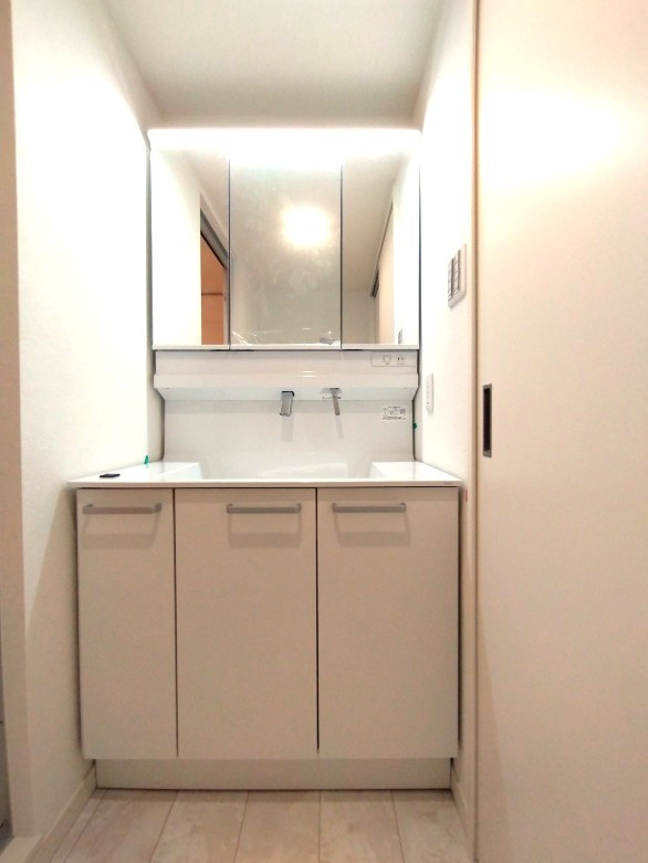 ヴェルドール芦屋の独立洗面台