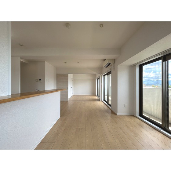 熊本市北区武蔵ケ丘９丁目の賃貸マンションの居間・リビング