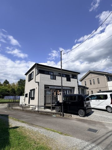 裾野市深良中古戸建の前面道路含む現地写真