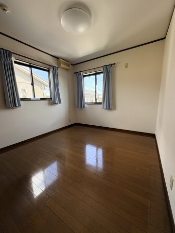 裾野市深良中古戸建の洋室